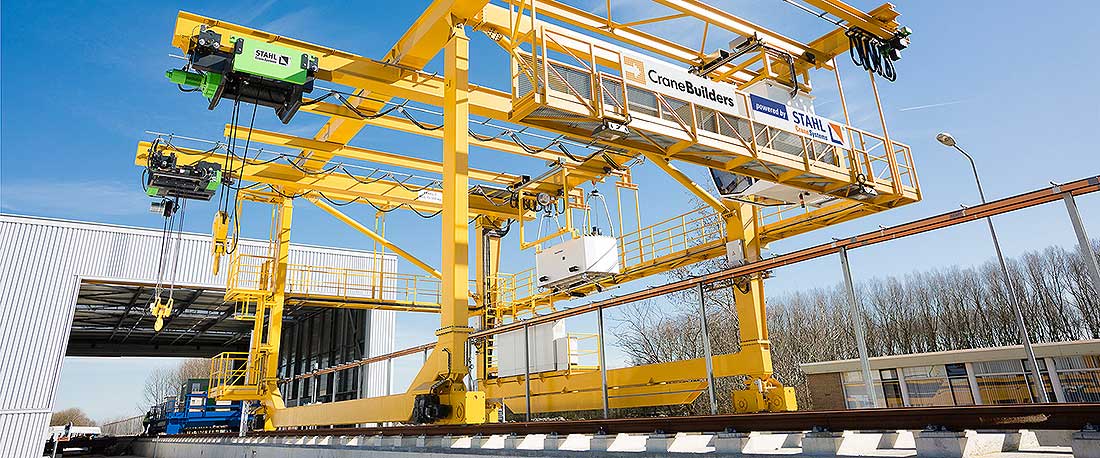 STAHL CraneSystems: customised gantry crane with mobile cab